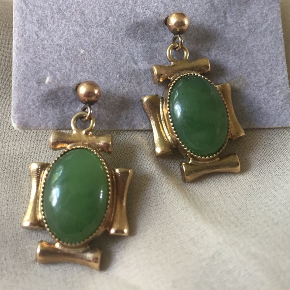 Vintage Jewelry - Vintage Earrings Green in Gold Frame